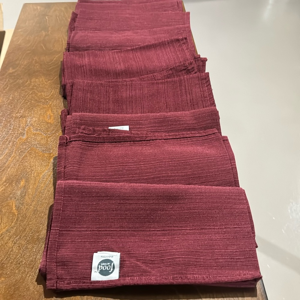 NEW LOWER PRICE:  Food Network set of 8 maroon dinner napkins
